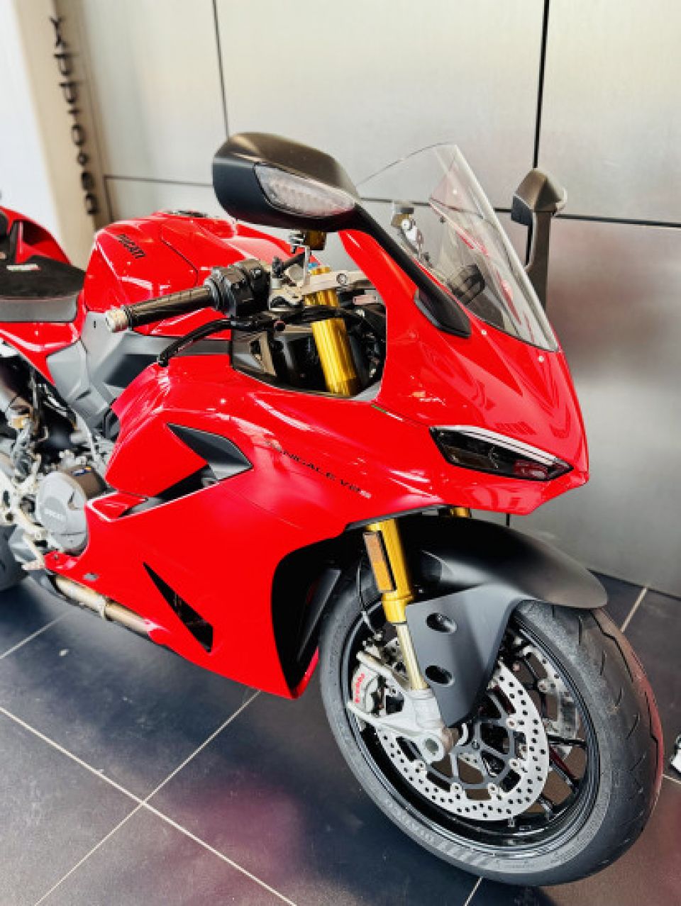 DUCATI PANIGALE V2 4