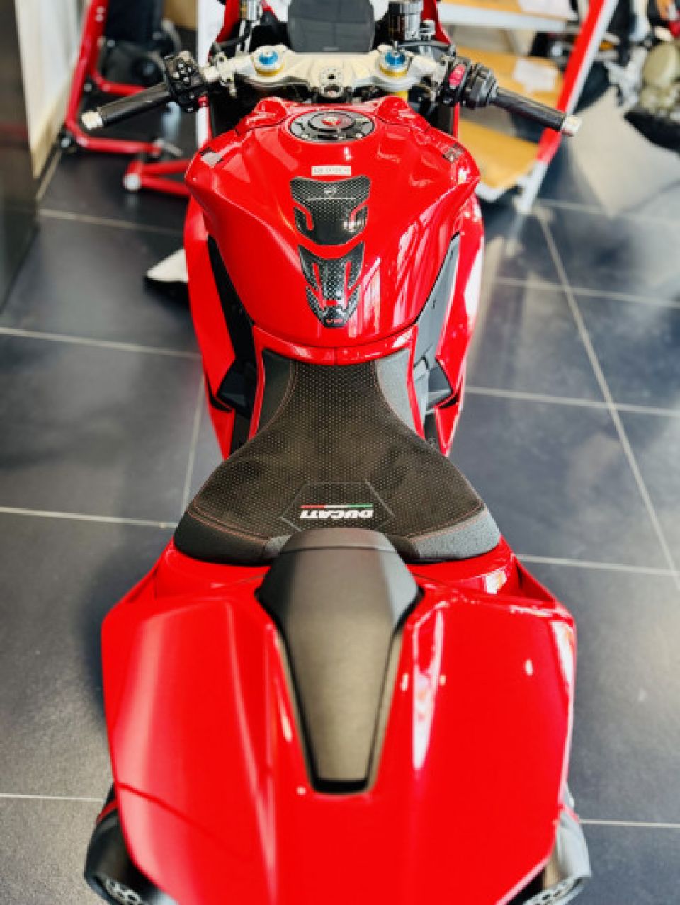 DUCATI PANIGALE V2 4