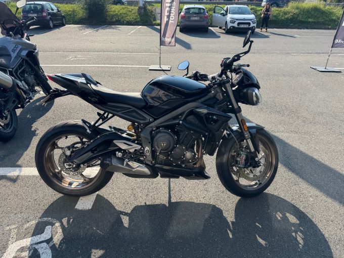 TRIUMPH STREET TRIPLE 765 RS 4