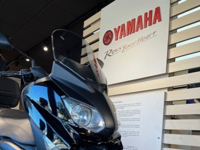 YAMAHA XMAX 125 4