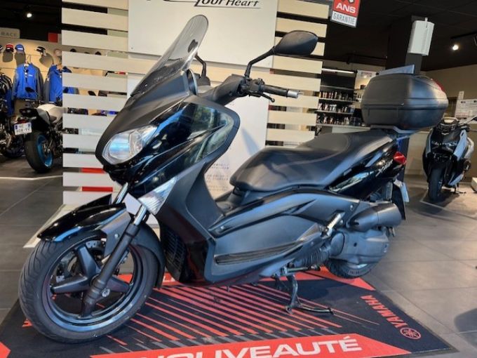 YAMAHA XMAX 125 4