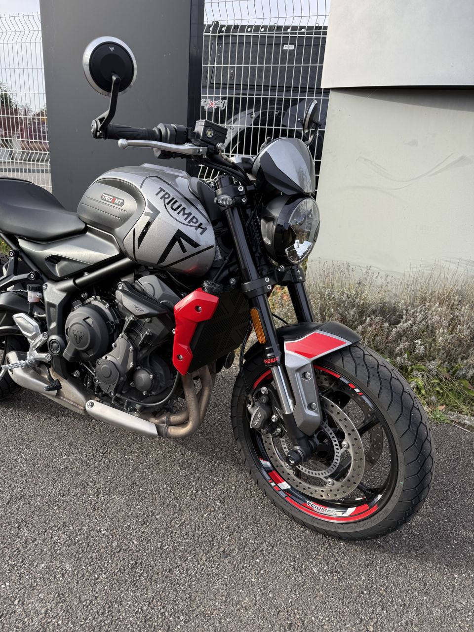 TRIUMPH TRIDENT 660 4