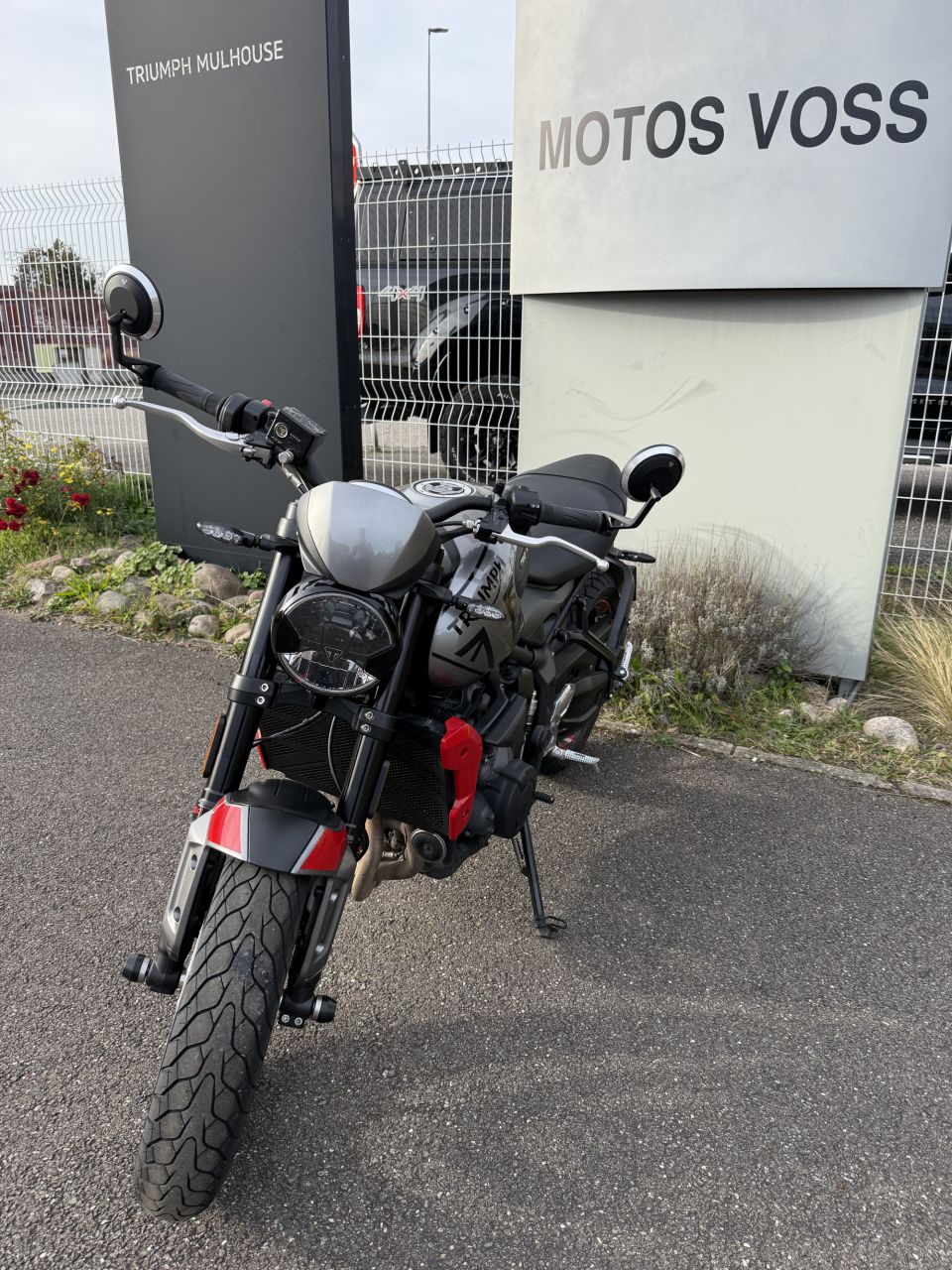 TRIUMPH TRIDENT 660 4