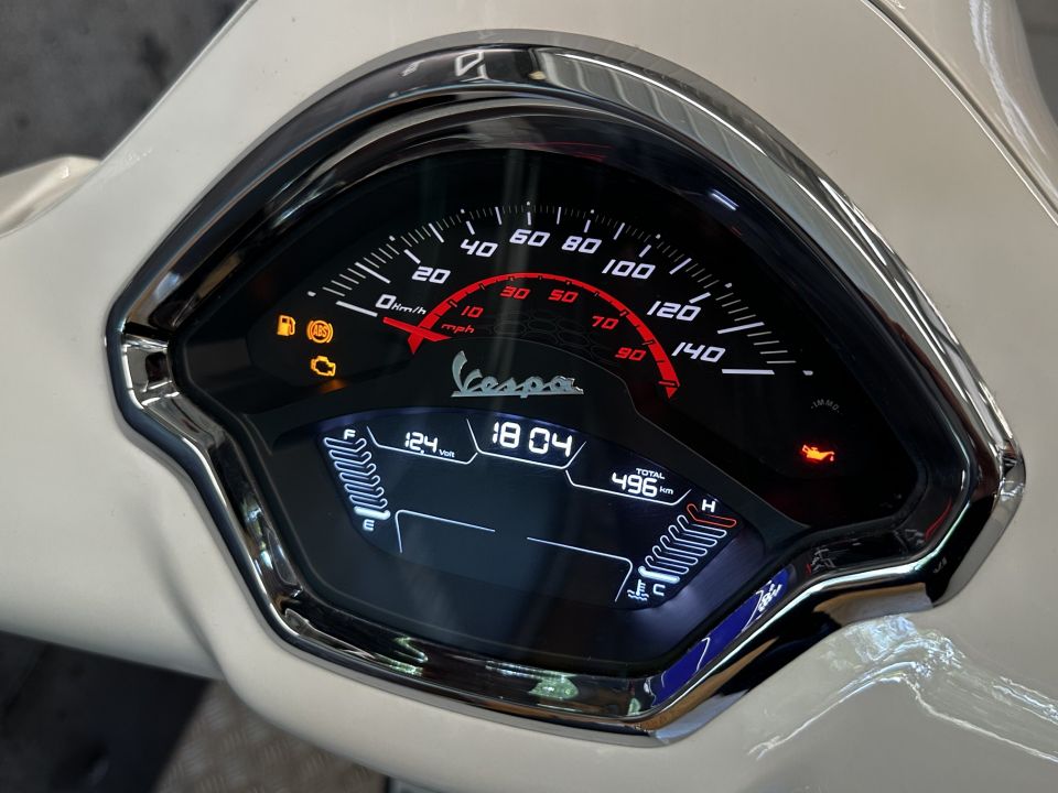 VESPA GTS 125IE SUPER 4