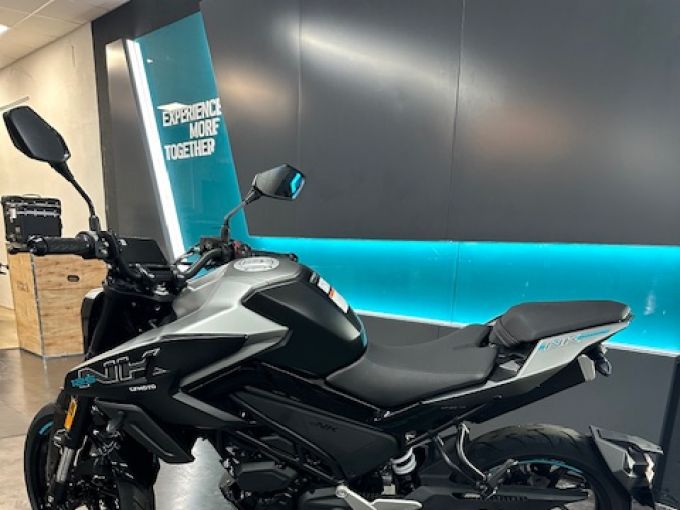 CF MOTO CF NK 125 4