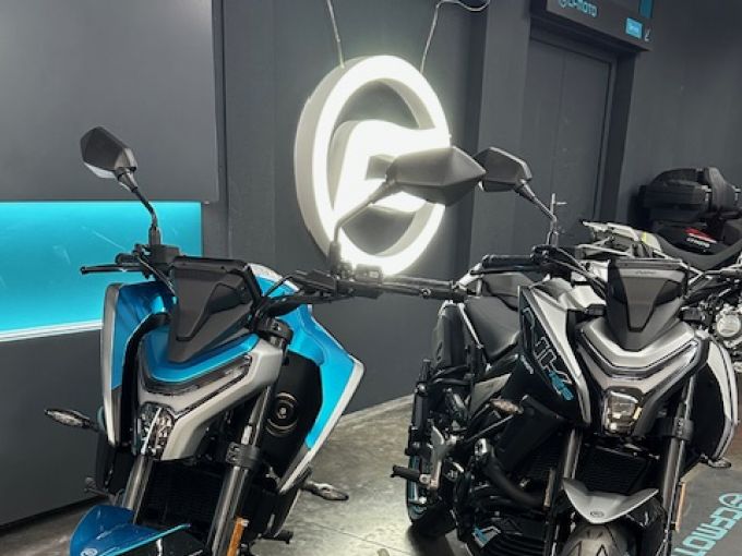 CF MOTO CF NK 125 4