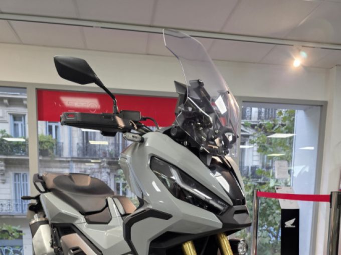HONDA X-ADV 750 4