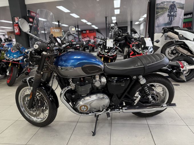 TRIUMPH BONNEVILLE T120 1200 4