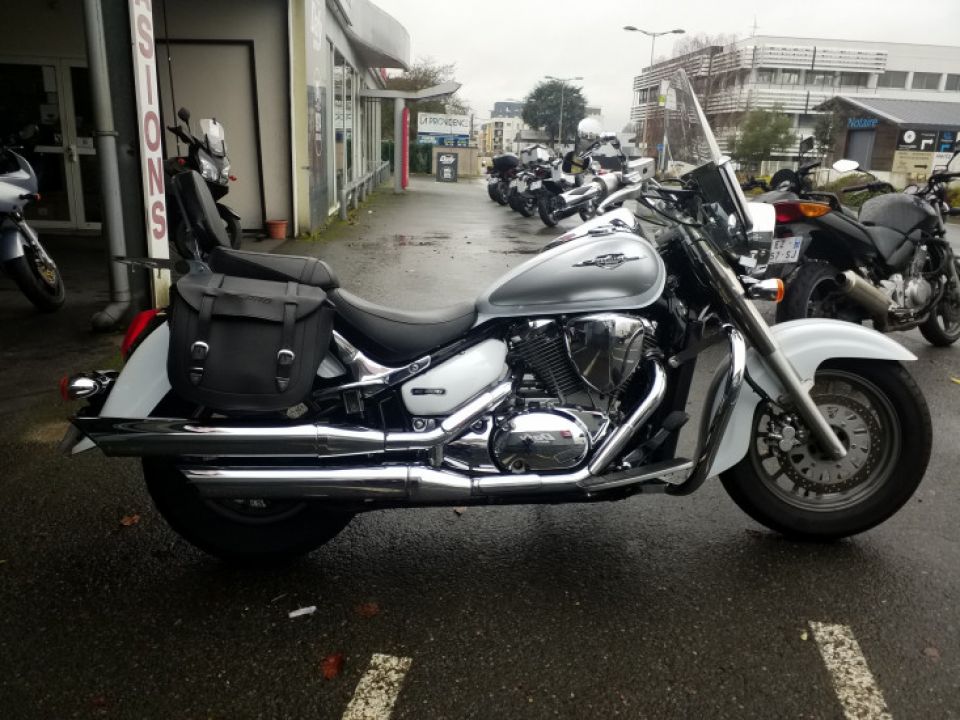 SUZUKI INTRUDER 800 4