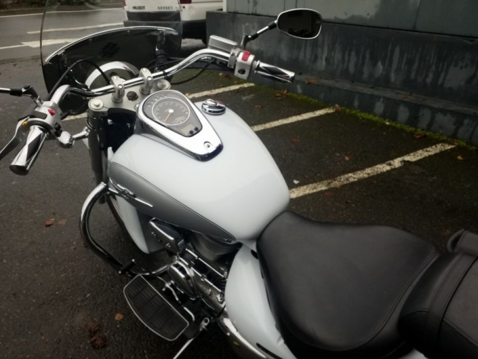 SUZUKI INTRUDER 800 4