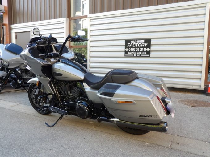 HARLEY-DAVIDSON TOURING ROAD GLIDE 1977 CVO 4