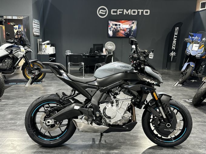 CF MOTO 675 NK 4