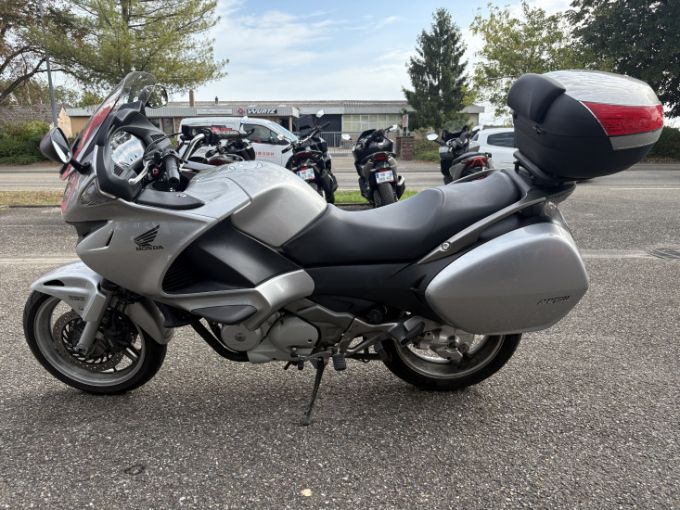 HONDA DEAUVILLE 700 4