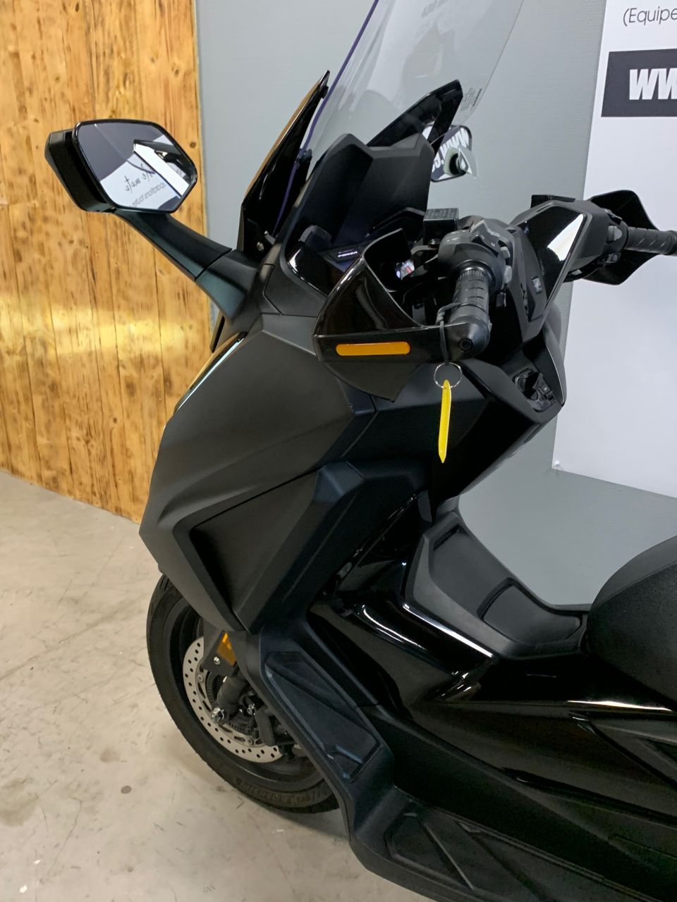 HONDA NSS FORZA 125 4