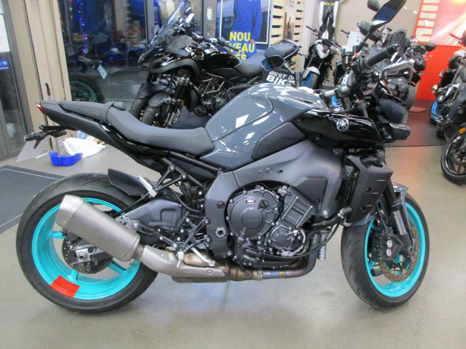 YAMAHA MT-10 4