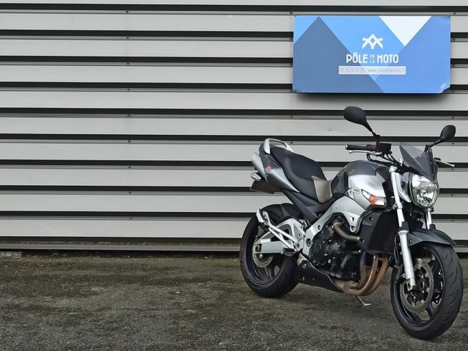 SUZUKI GSR 600 4