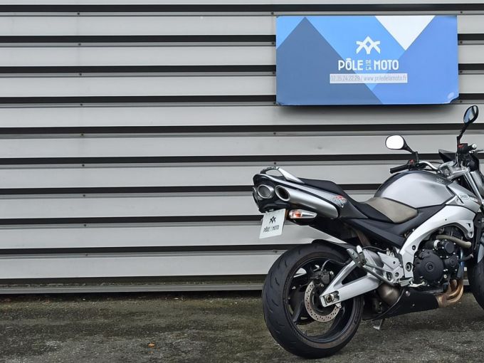 SUZUKI GSR 600 4
