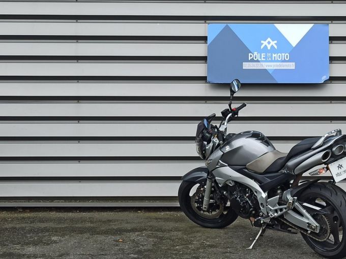 SUZUKI GSR 600 4