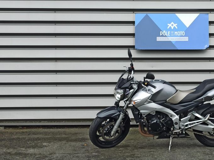 SUZUKI GSR 600 4