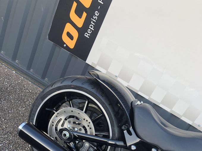 HARLEY-DAVIDSON SOFTAIL BREAKOUT 1690 4