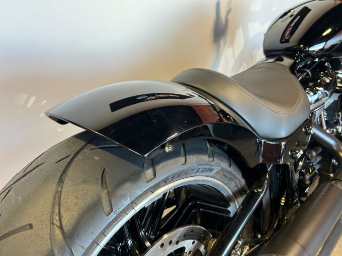 HARLEY-DAVIDSON SOFTAIL BREAKOUT 1868 4