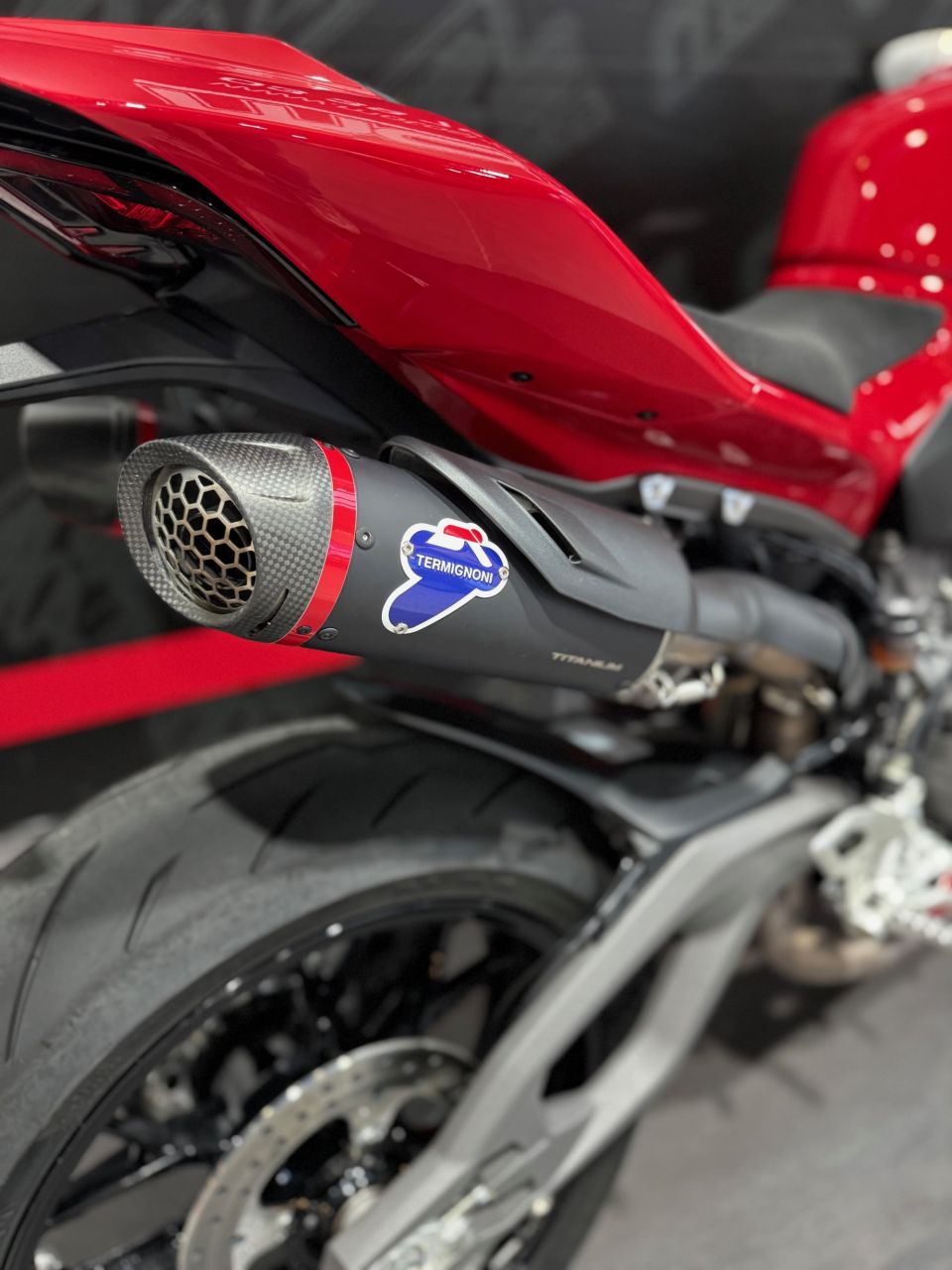 DUCATI PANIGALE V2 S 4