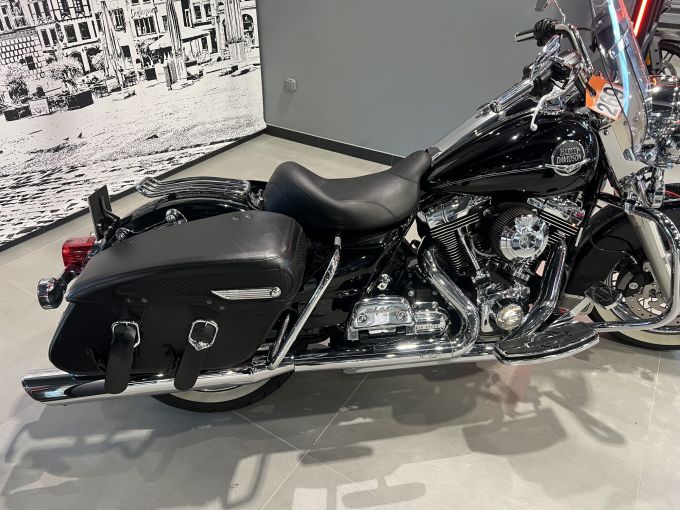 HARLEY-DAVIDSON TOURING ROAD KING 1584 CLASSIC 4