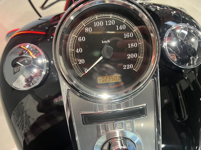 HARLEY-DAVIDSON TOURING ROAD KING 1584 CLASSIC 4