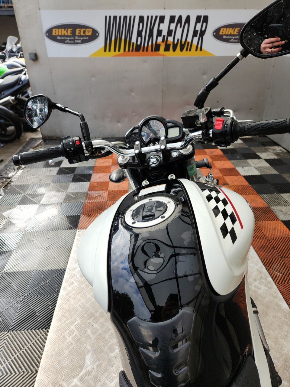 SUZUKI GLADIUS 650 4