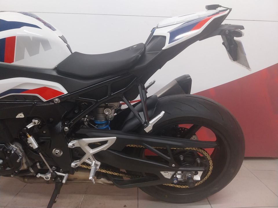 BMW M1000 R 4