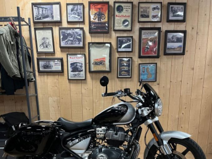 ROYAL ENFIELD 2023 - Super Meteor 4