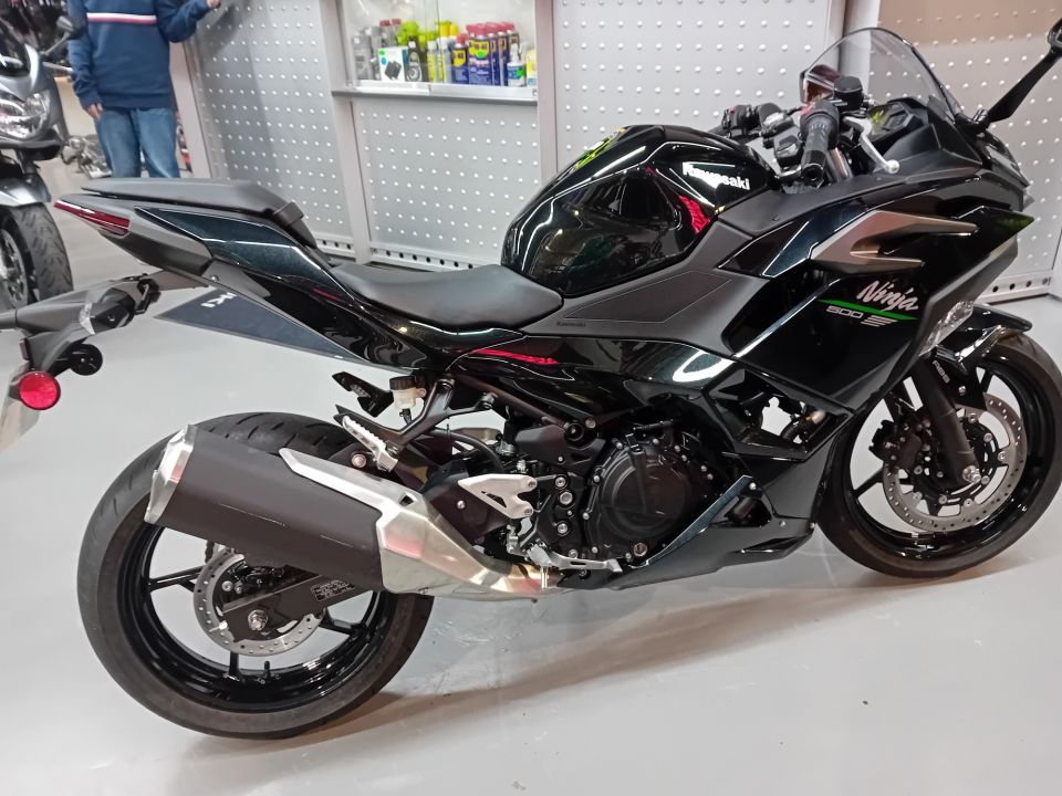 KAWASAKI Ninja 500 4