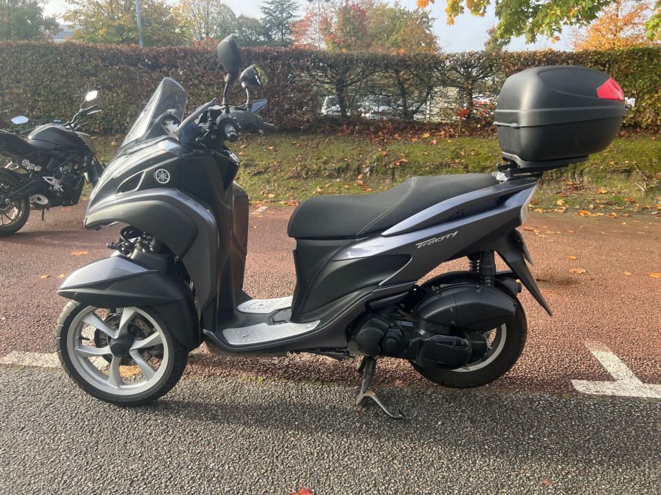 YAMAHA  YZF-R3 World GP 60th Anniversary 4