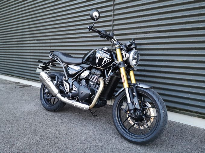 TRIUMPH SPEED 400 4