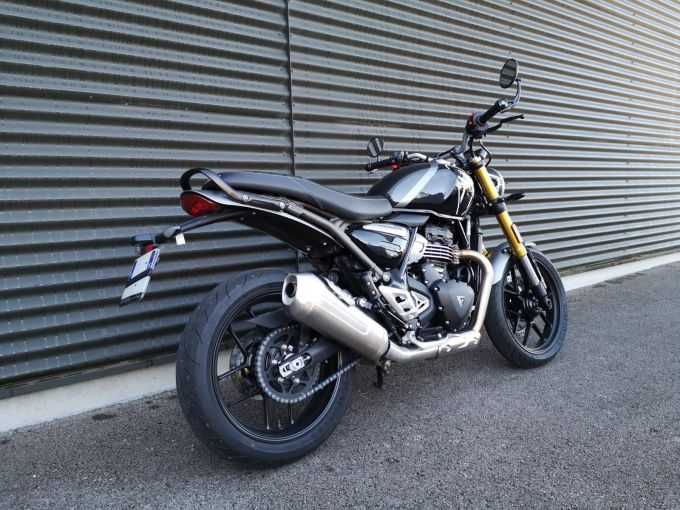 TRIUMPH SPEED 400 4