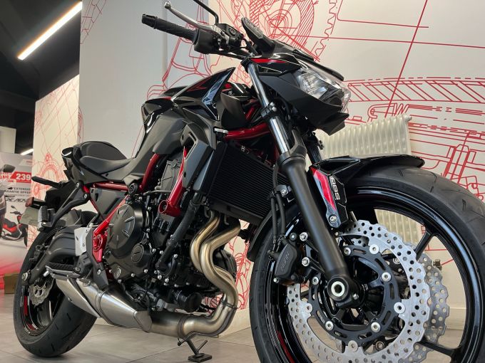 KAWASAKI Z 650 (47.5CV) 4