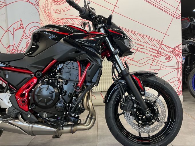 KAWASAKI Z 650 (47.5CV) 4