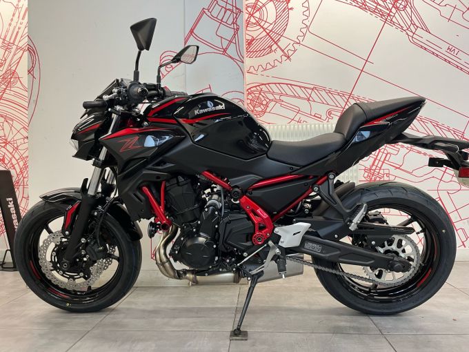 KAWASAKI Z 650 (47.5CV) 4