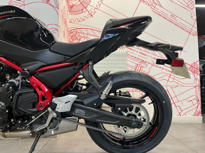 KAWASAKI Z 650 (47.5CV) 4