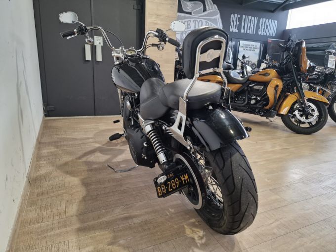HARLEY-DAVIDSON DYNA STREET BOB 1584 4