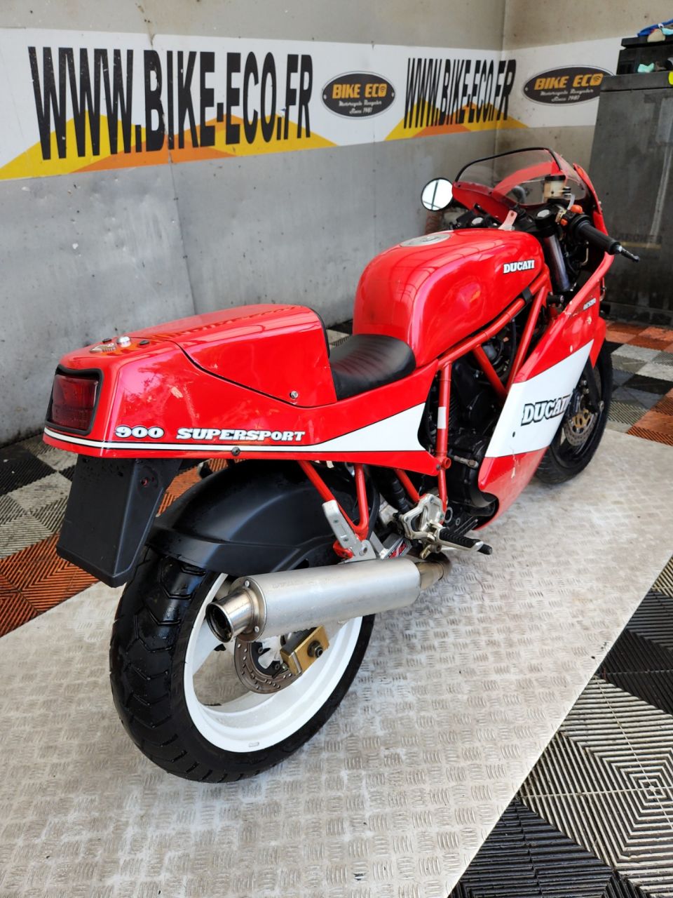 DUCATI 900 SS 4