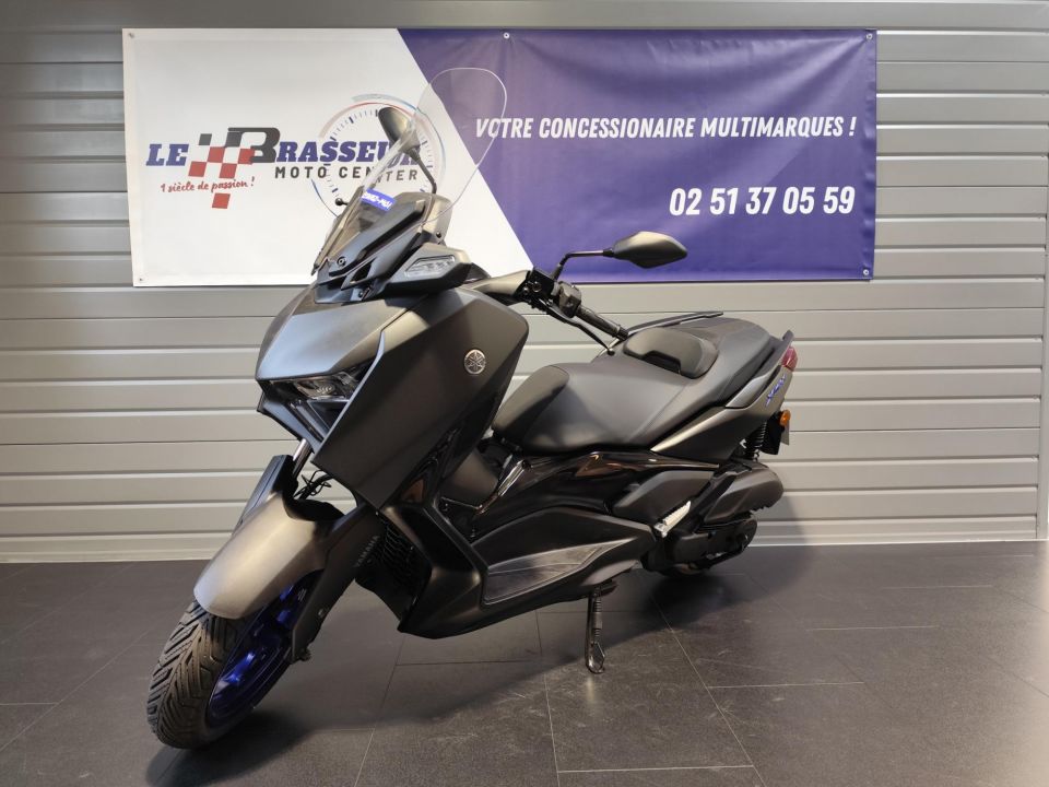 YAMAHA XMAX 125 4