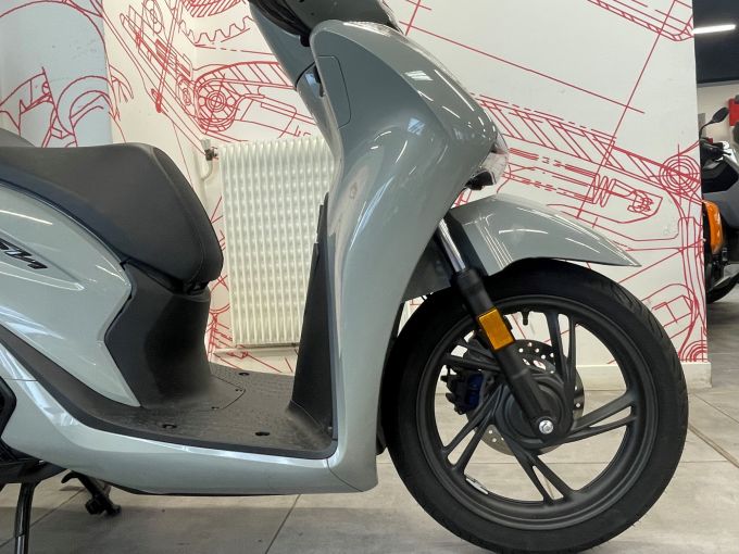 HONDA SH 125 4
