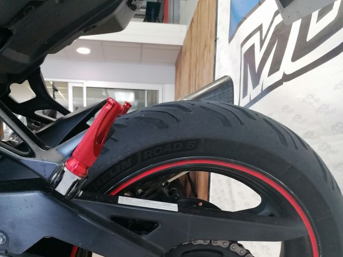 SUZUKI GSR 750 ABS 4