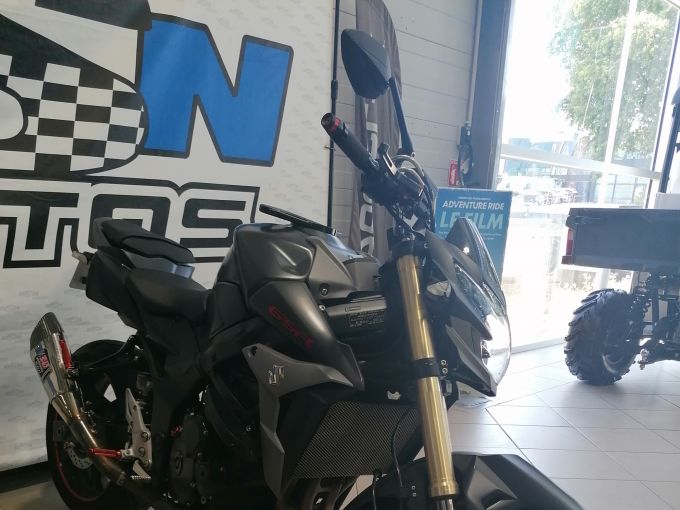 SUZUKI GSR 750 ABS 4