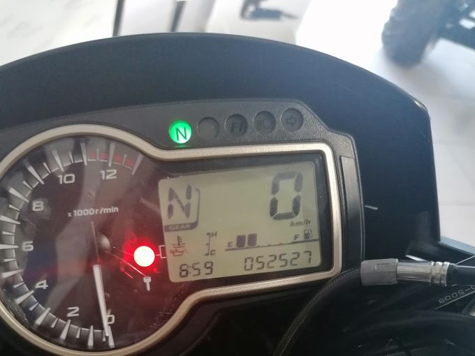 SUZUKI GSR 750 ABS 4