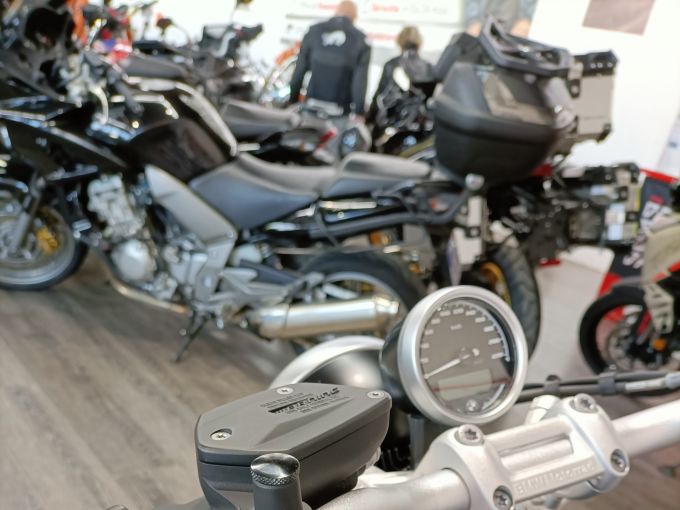 BMW R NineT PURE 4