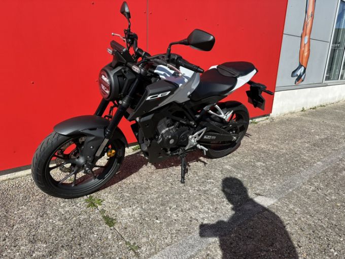 HONDA CB 125 R 4