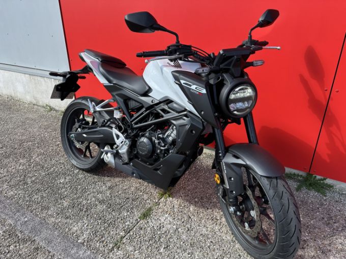 HONDA CB 125 R 4