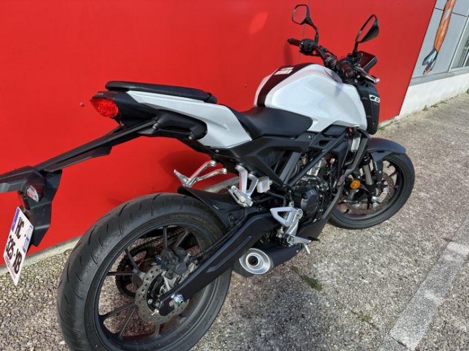 HONDA CB 125 R 4